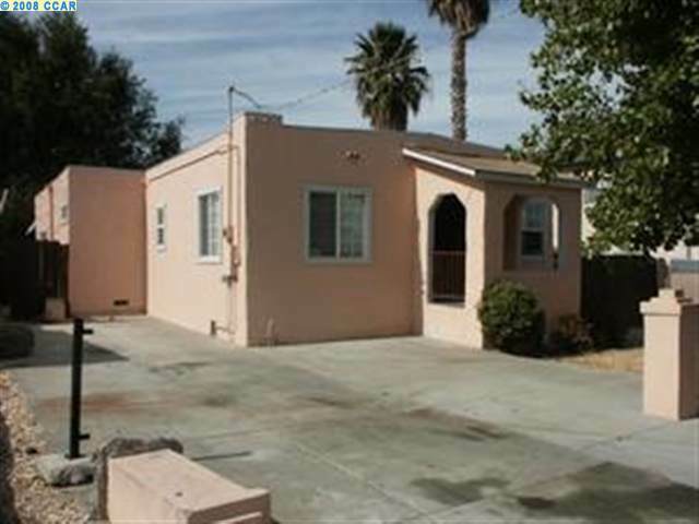 Property Photo:  130 Enes Ave  CA 94565-3116 