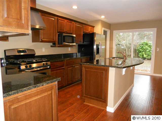 Property Photo:  917  Moneda Av N  OR 97303 