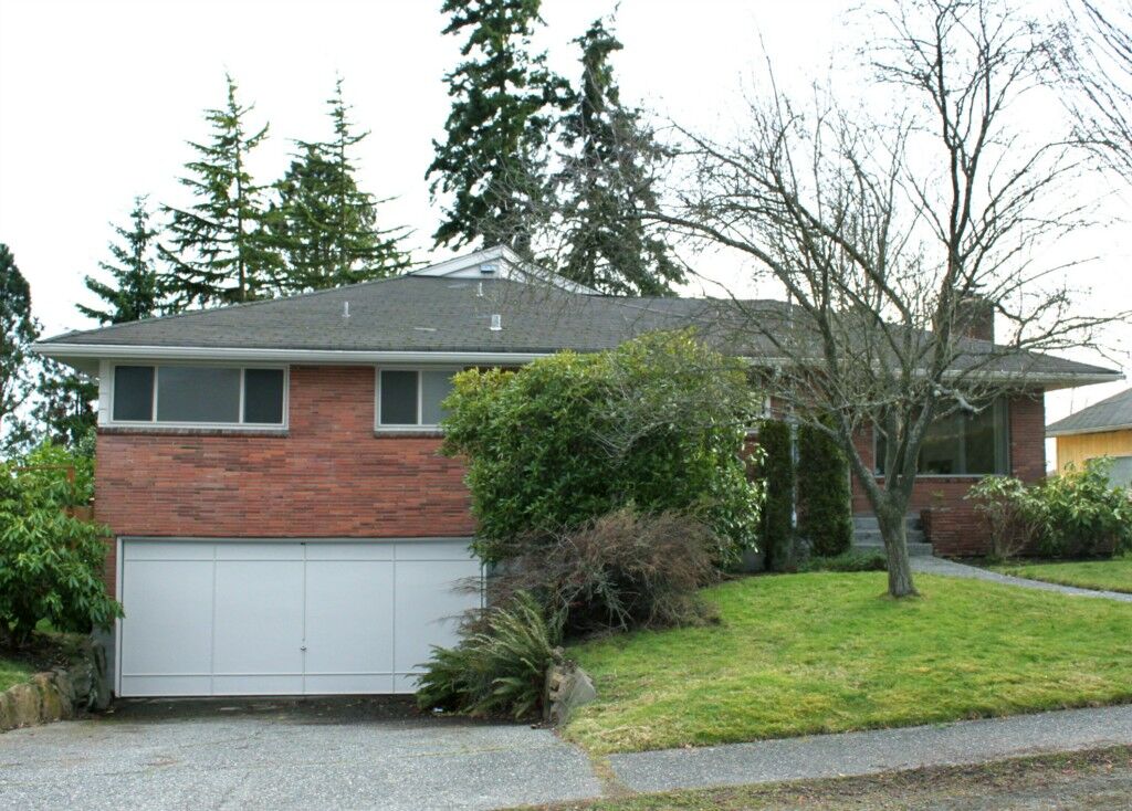 Property Photo:  3815 SW 107th St  WA 98146 