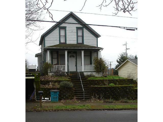 Property Photo: 1109 W 16th St WA 98660