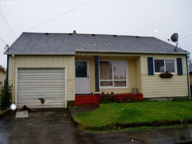 Property Photo: 821 11th Ave OR 97138