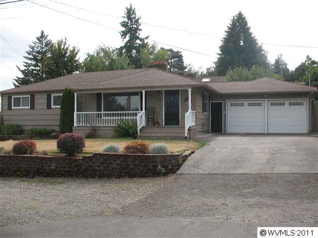 Property Photo: 960 Harris Av SE OR 97302