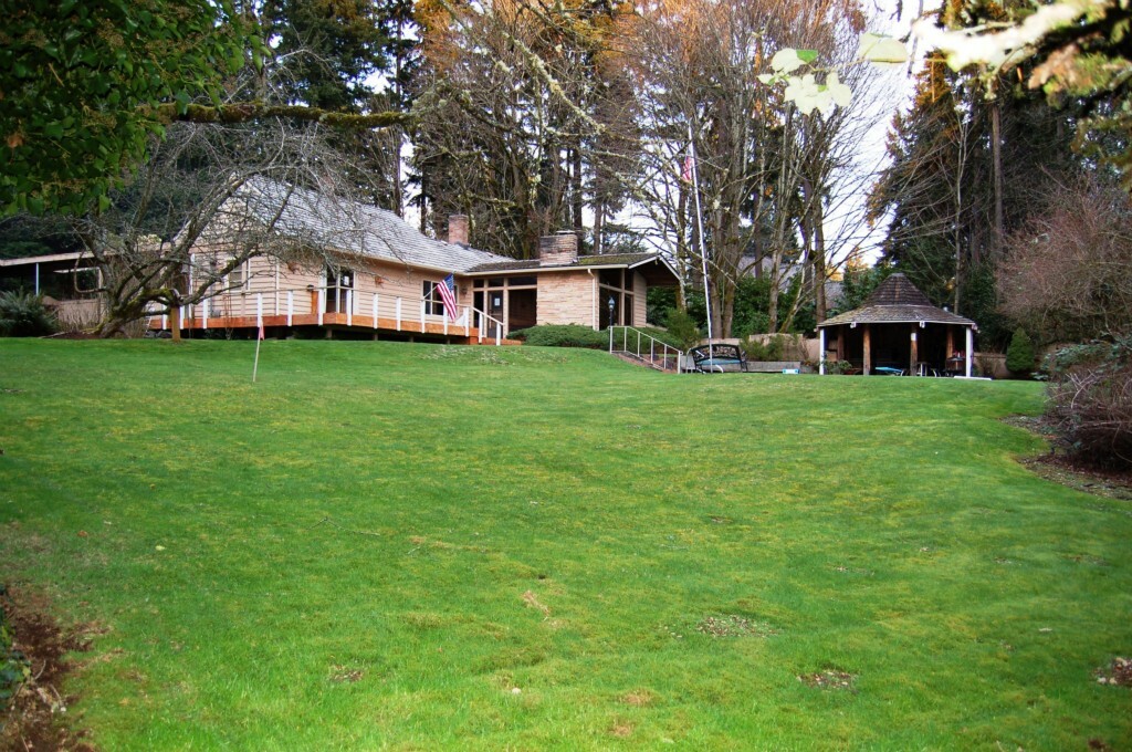 Property Photo:  2612 131st Place NE  WA 98005 