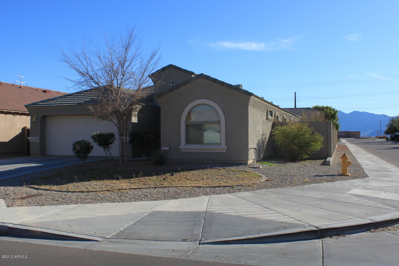 Property Photo:  10437 W Wood Street  AZ 85353 