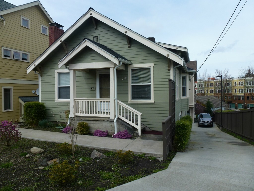 Property Photo:  3948 S Brandon St  WA 98118 