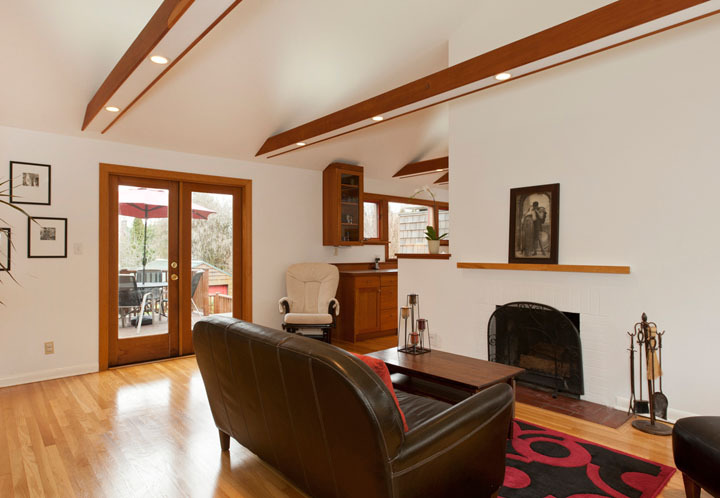 Property Photo: 4212 Meridian Ave N WA 98103