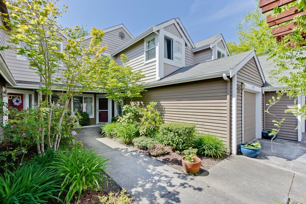Property Photo: 9017 158th Place NE WA 98052