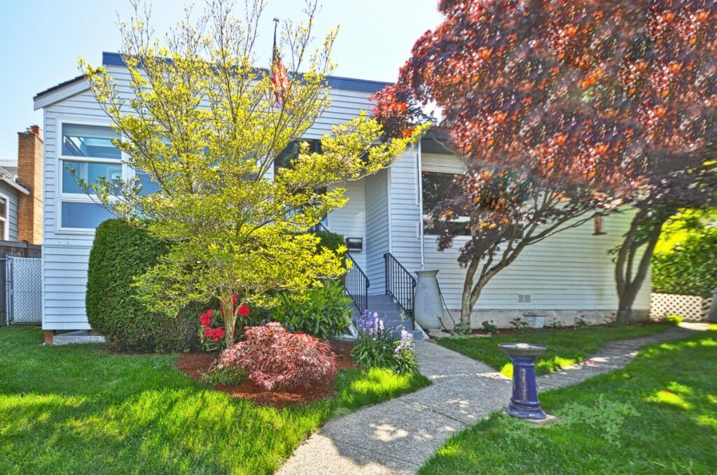 Property Photo:  6344 40 Ave SW  WA 98136 