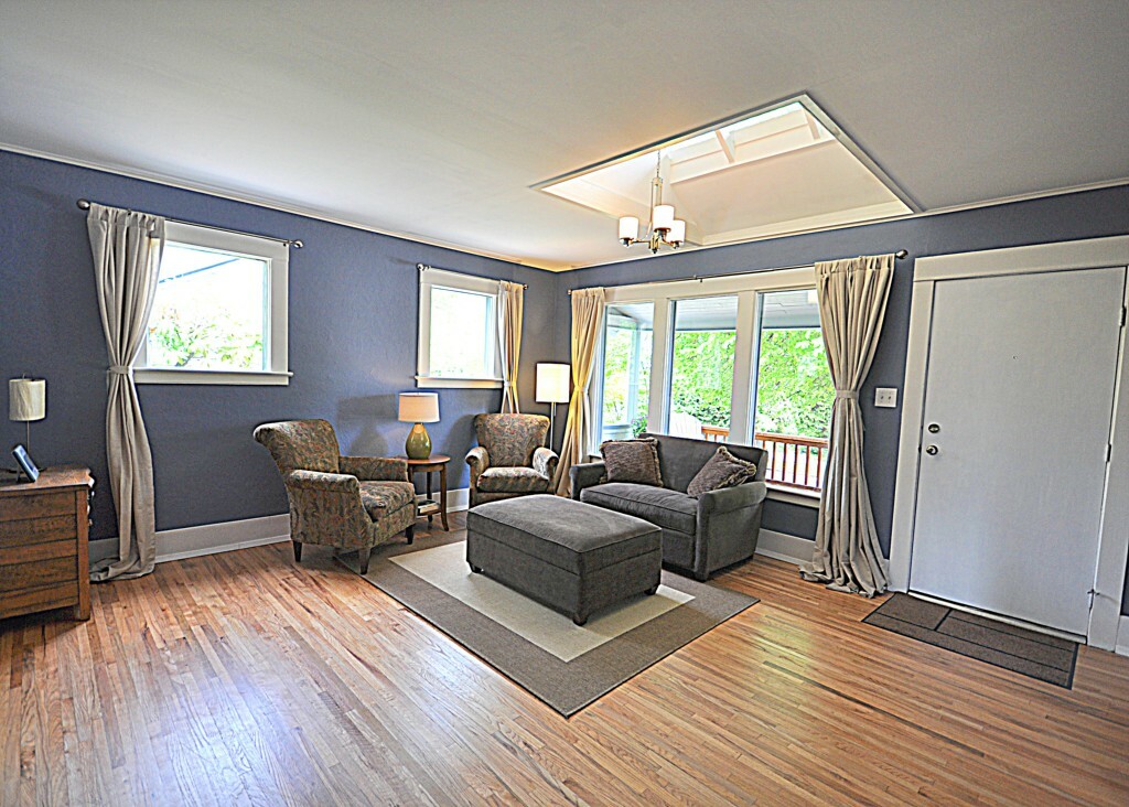 Property Photo: 8061 Dibble Ave NW WA 98117