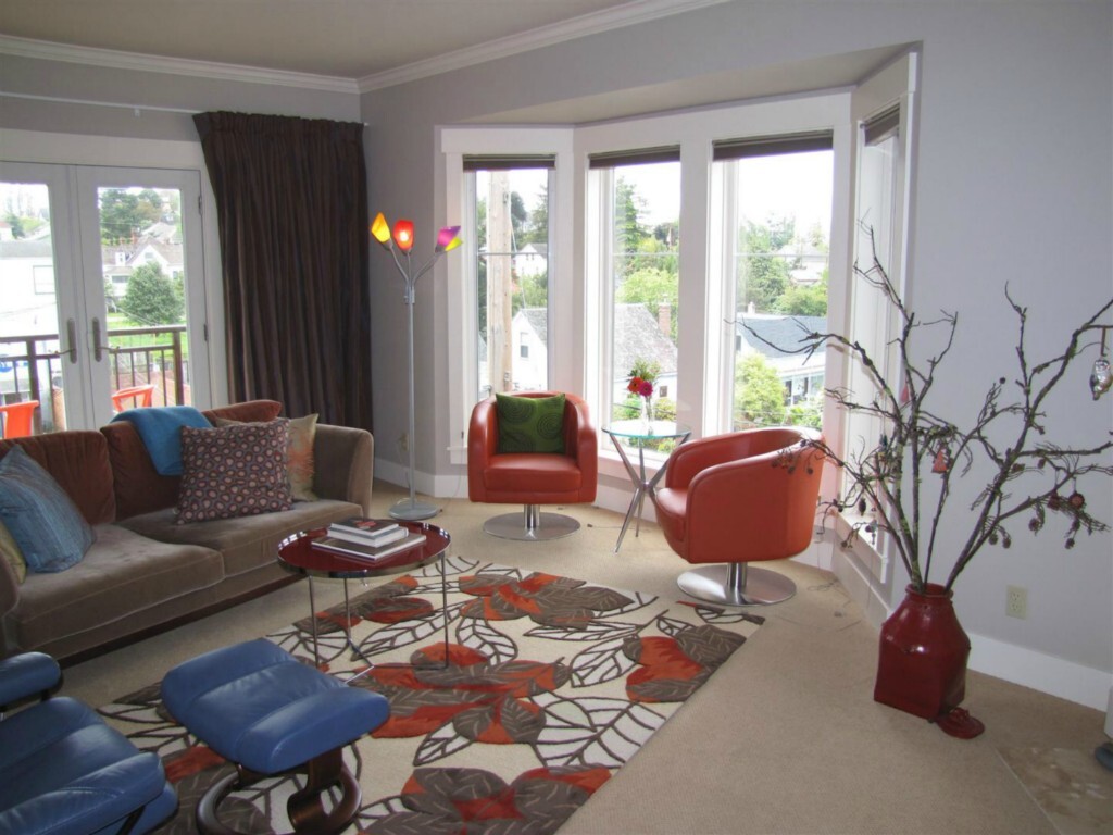 Property Photo: 940 Lawrence St 303 WA 98368