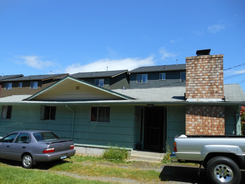 Property Photo:  16002 Motor Place  WA 98087 