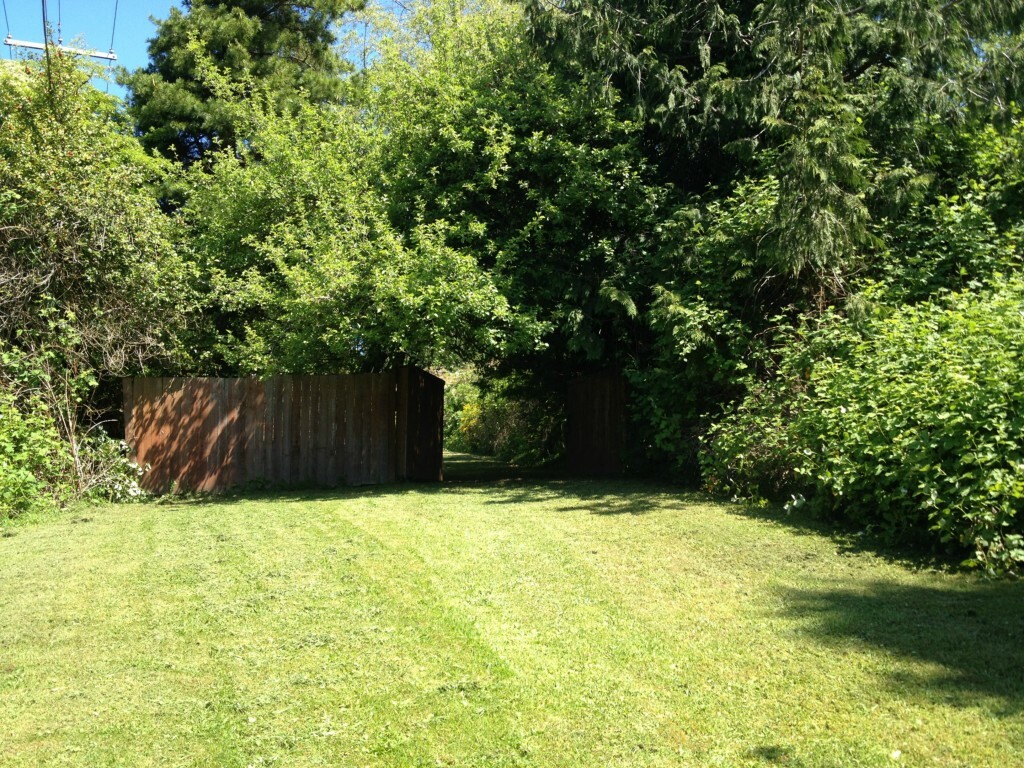 Property Photo:  5152 Lynwood Center Rd NE  WA 98110 