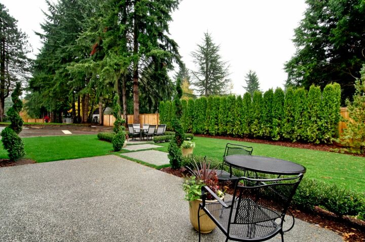 Property Photo:  13101 NE 84th St  WA 98033 