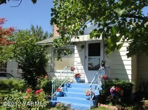 Property Photo: 710 S Fair Ave WA 98901