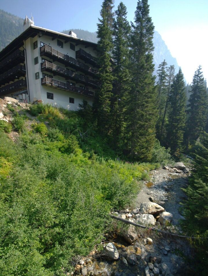 Property Photo:  1128 Erste St 1101  WA 98068 