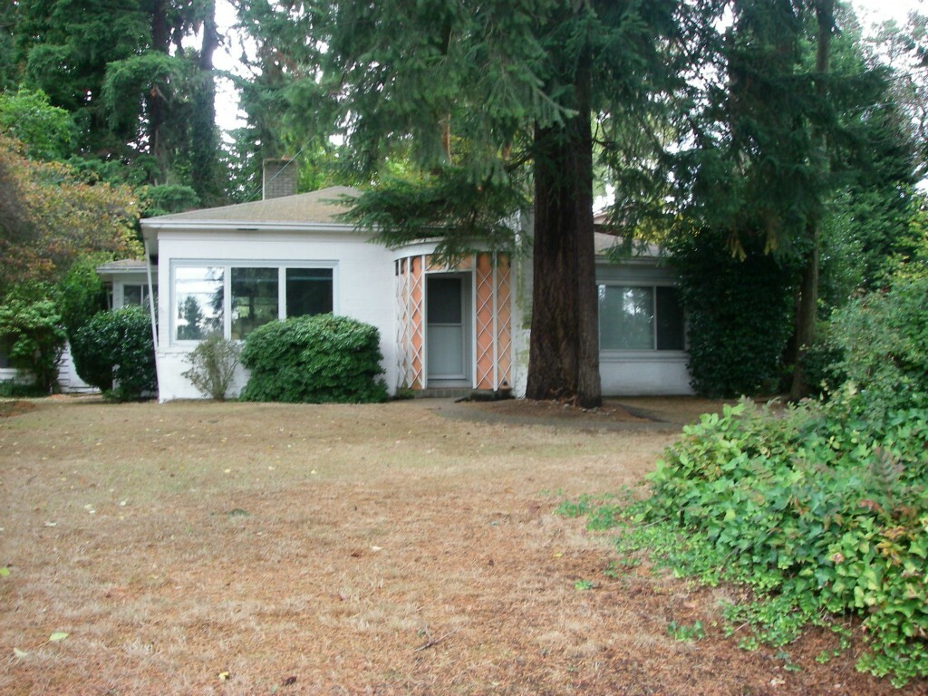 Property Photo:  1224 S 140th St  WA 98168 