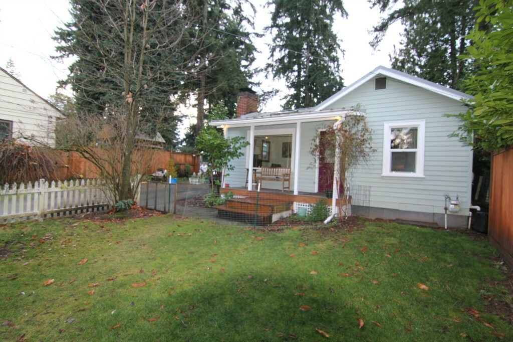 Property Photo:  13321 25th Ave NE  WA 98125 