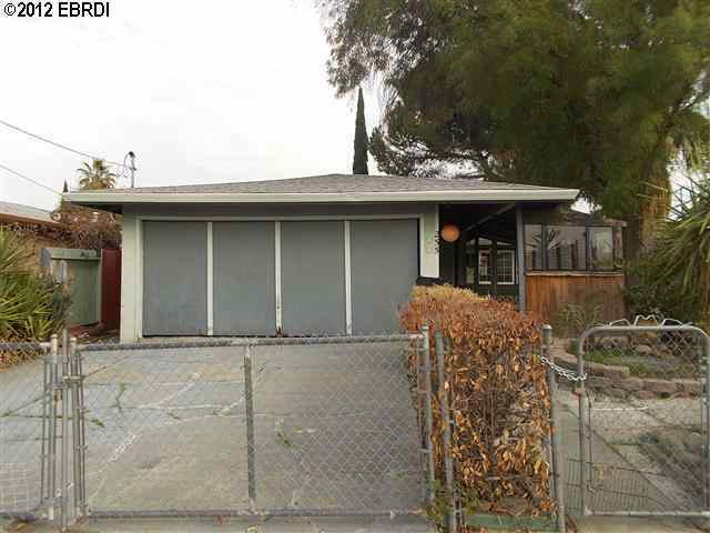 Property Photo:  255 Andrew Ave  CA 94565 