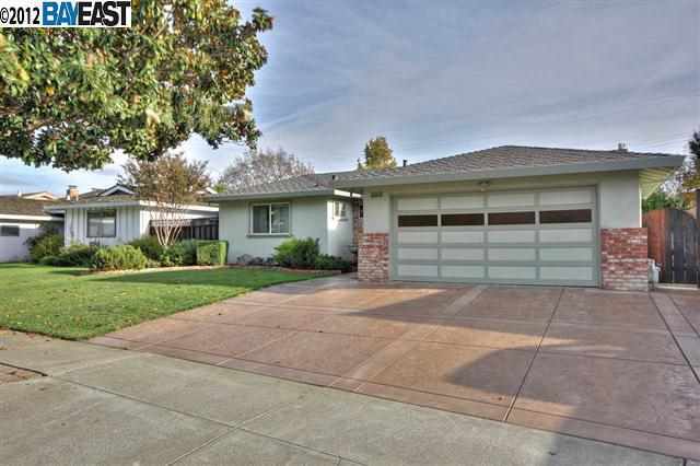 Property Photo: 1060 Bonner Ave CA 94536-4006