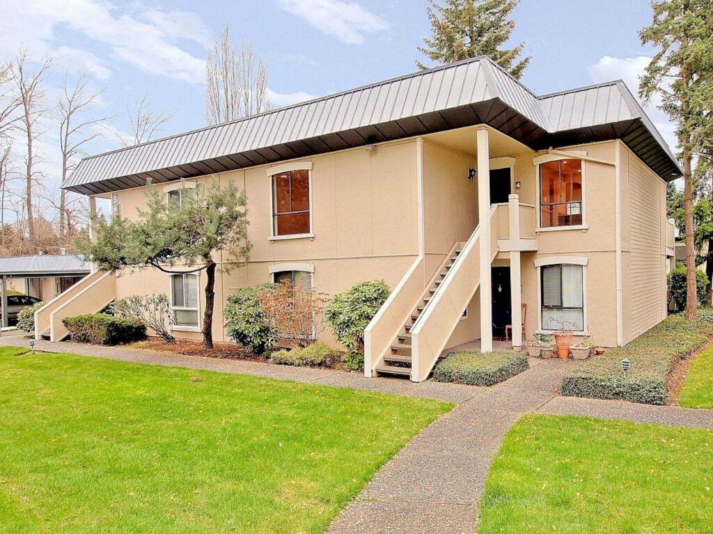 Property Photo: 1610 103rd Avenue NE #S4 WA 98004