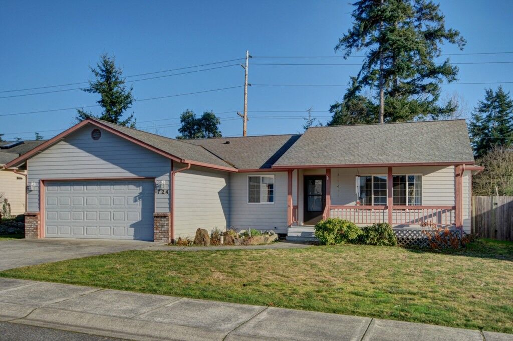 Property Photo:  724 SW Orcas St  WA 98277 