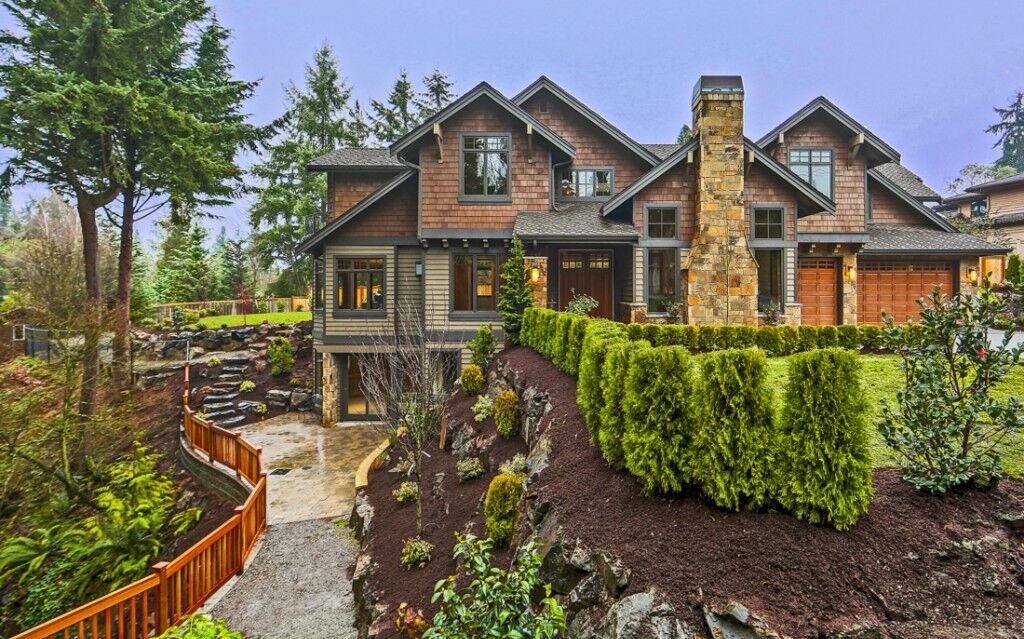 Property Photo:  9020 NE 28th St  WA 98004 