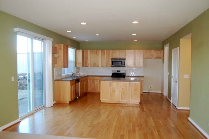 Property Photo:  12126 181st St E  WA 98391 