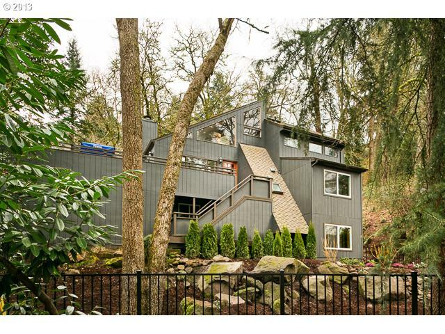 Property Photo: 14110 SE Fairoaks Way OR 97267