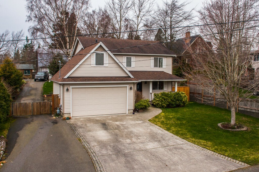 Property Photo: 3257 Laurelwood Ave WA 98225