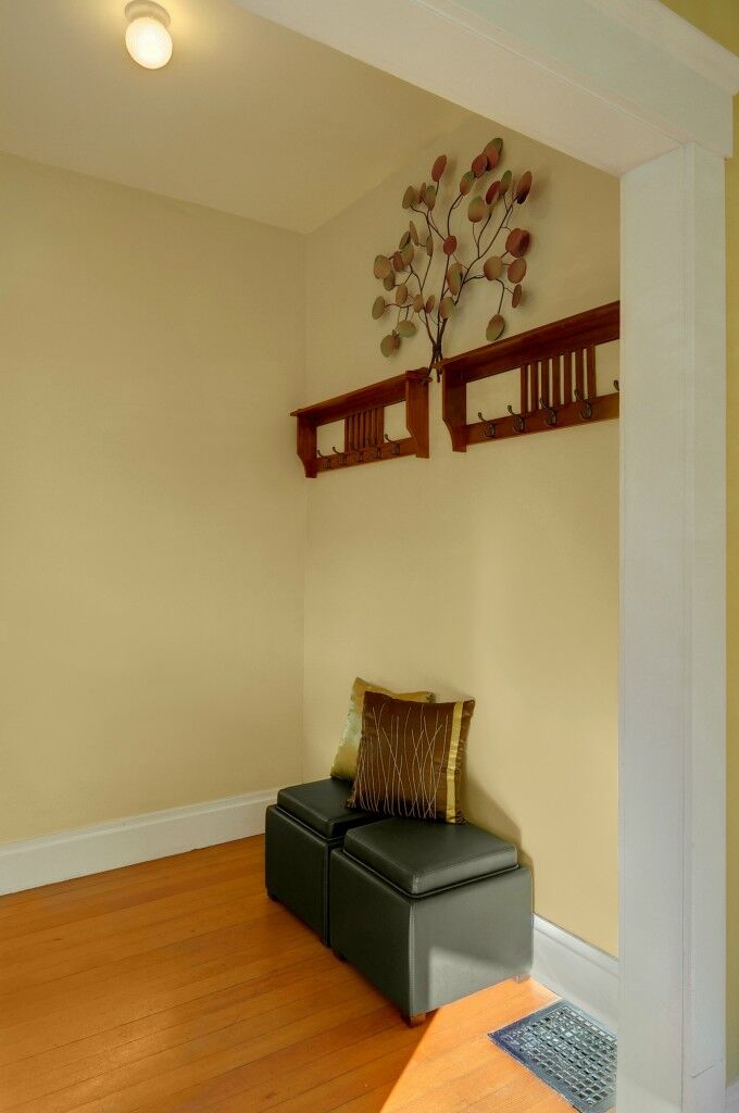 Property Photo:  618 20th Ave  WA 98122 