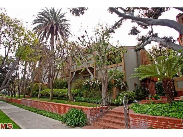 Property Photo:  323 San Vicente 17  CA 90402 