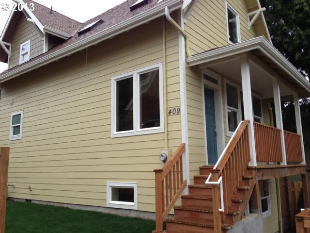 Property Photo:  409 SE 20th Ave  OR 97214 