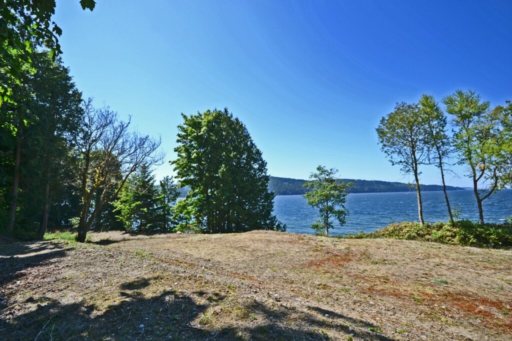 Property Photo:  3221 Highway 20  WA 98368 