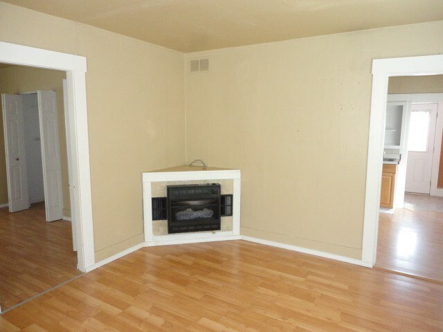 Property Photo: 1609 2nd St WA 98270