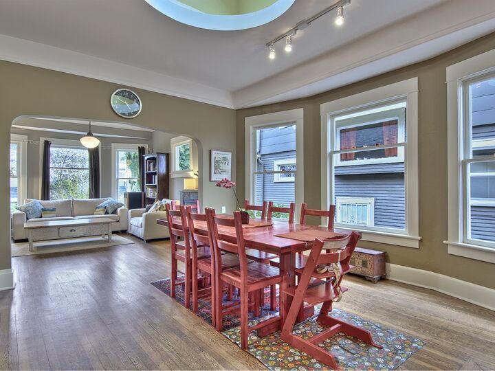 Property Photo: 825 31st Ave WA 98122