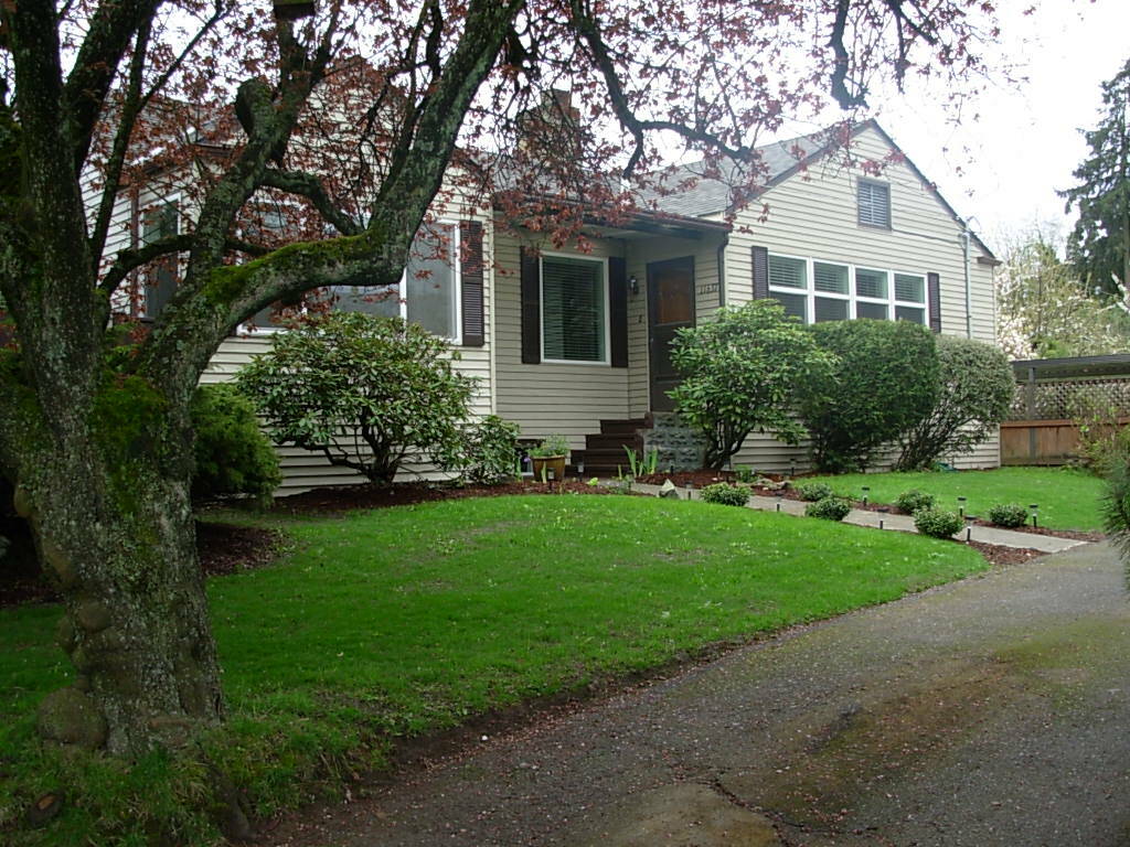 Property Photo:  11637 4th Ave SW  WA 98146 