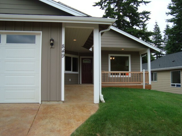 Property Photo:  849 NE Grady Way  WA 98310 