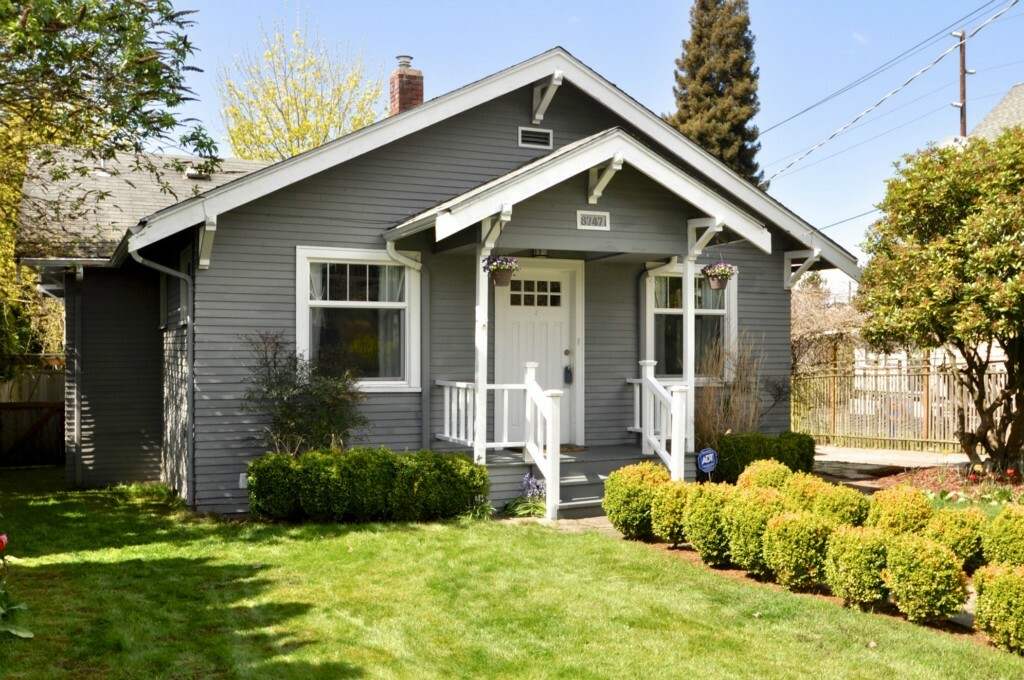 Property Photo:  8747 Dayton Ave N  WA 98103 