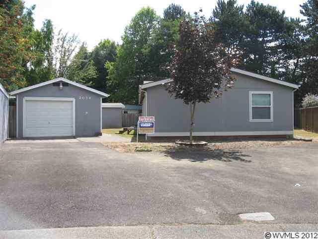 Property Photo:  2034  47th Ct NE  OR 97305 