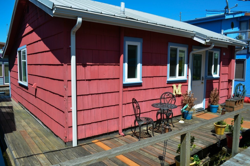 Property Photo:  2025 Fairview Ave E M  WA 98102 