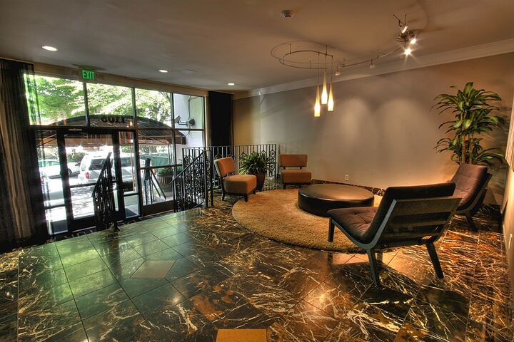 Property Photo:  1105 Spring St 402  WA 98104 