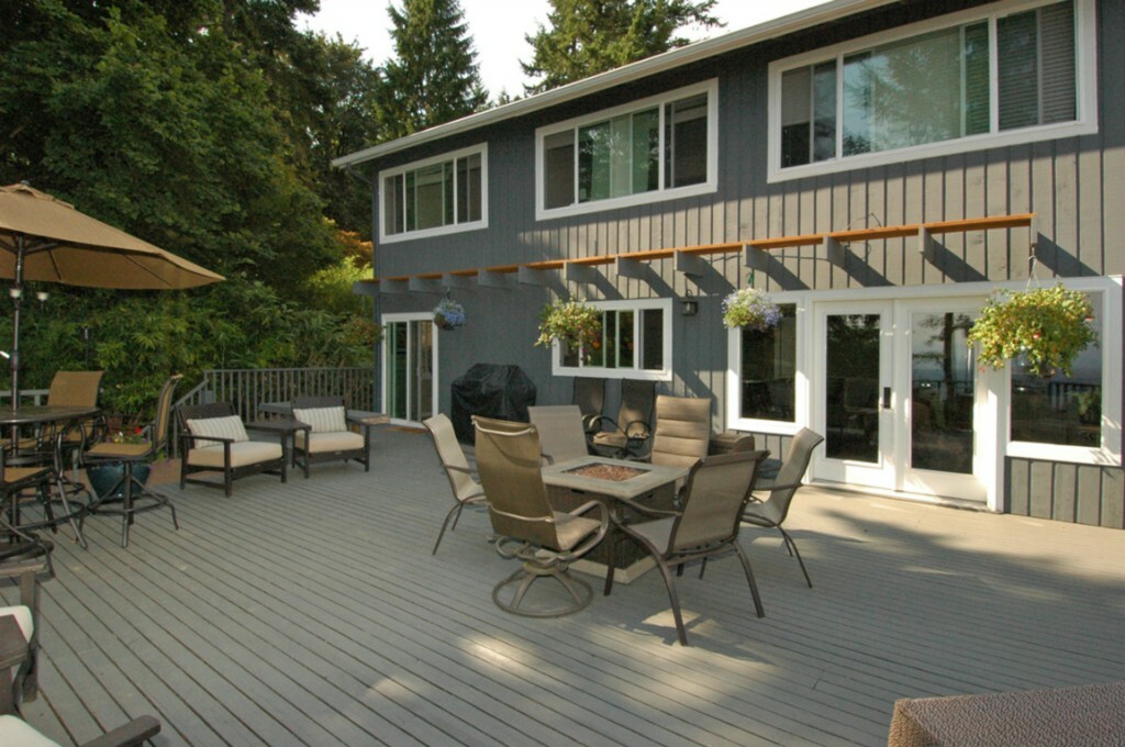 Property Photo:  17043 SE 59th St  WA 98006 