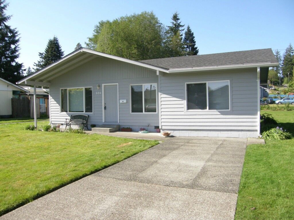 Property Photo:  604 W Broadway  WA 98563 
