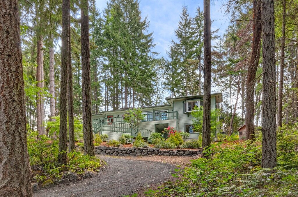 Property Photo: 3120 NE Crow Ct WA 98370