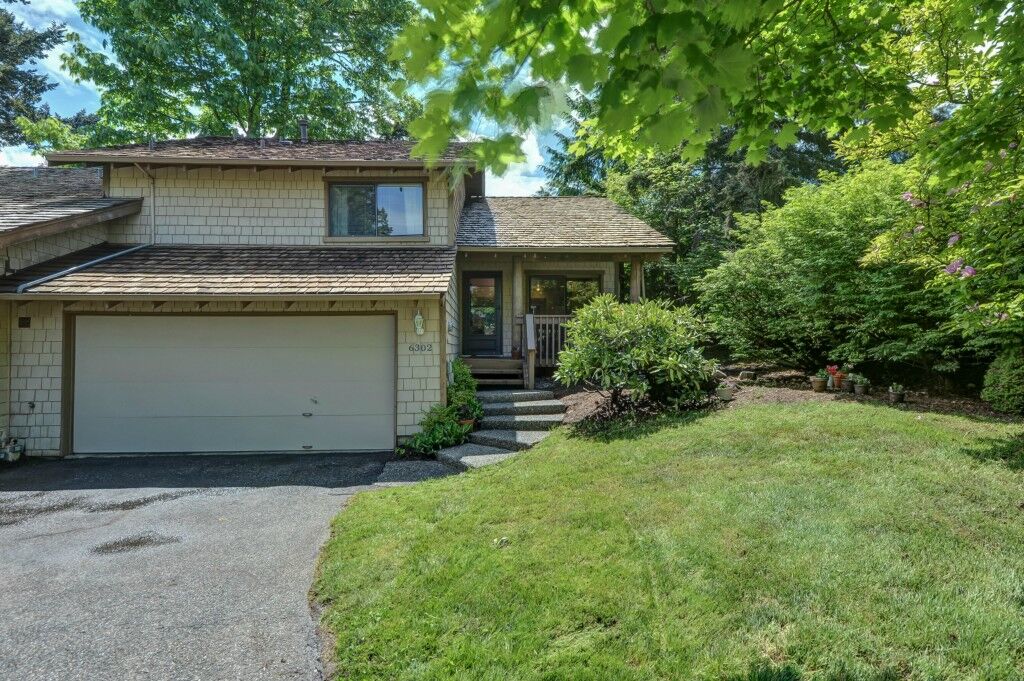 Property Photo: 6302 157th Place NE WA 98052