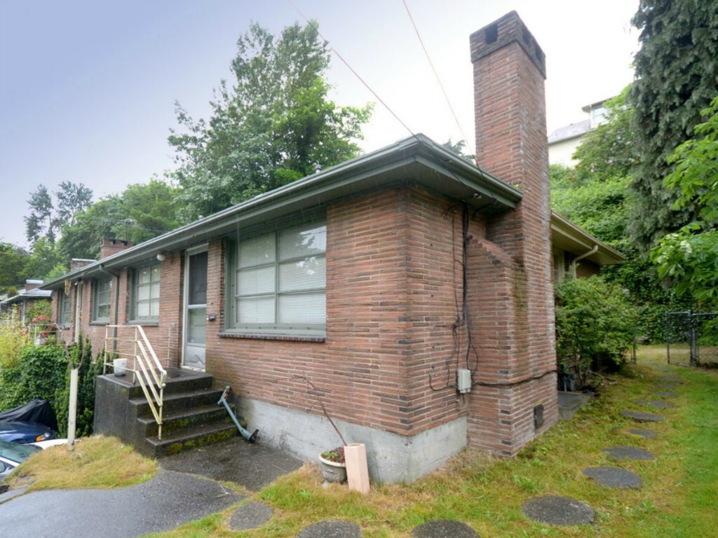 Property Photo:  1717 15th Ave S  WA 98144 