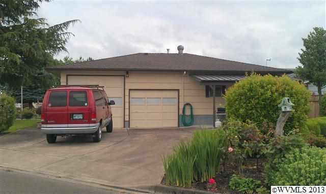 Property Photo:  1909  Country Club Rd  OR 97071 
