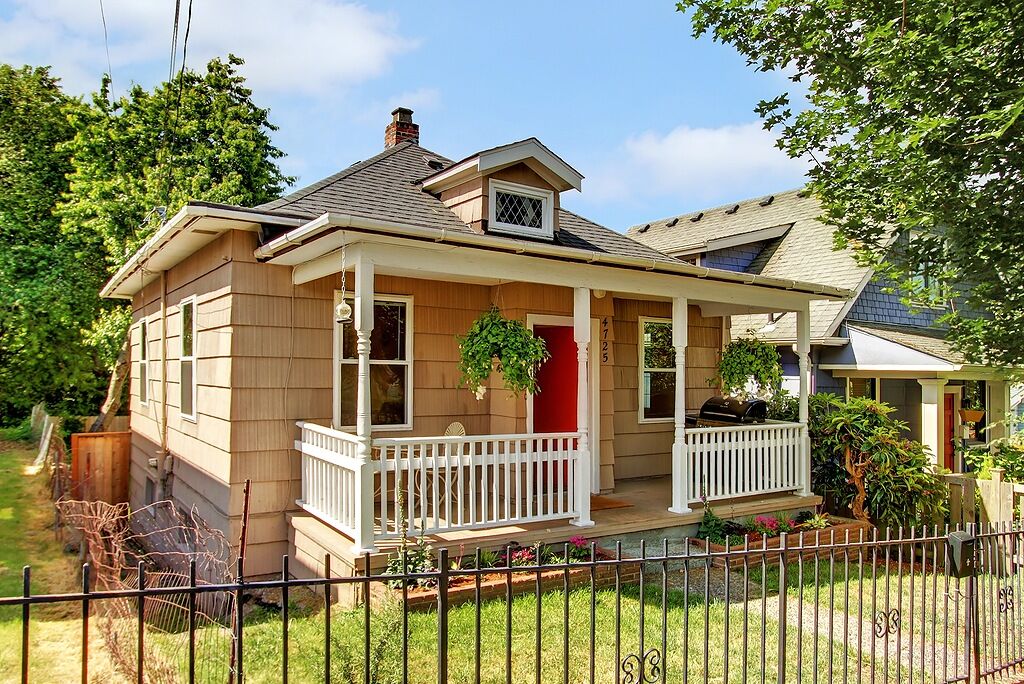 Property Photo:  4725 S Orcas St  WA 98118 