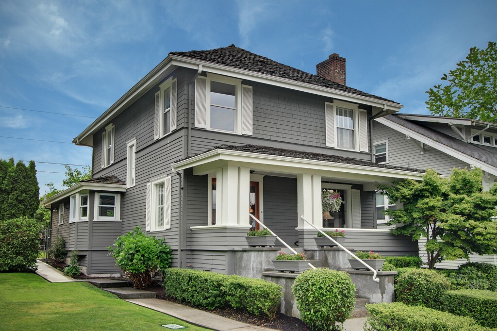 Property Photo:  1217 Grand Ave  WA 98201 