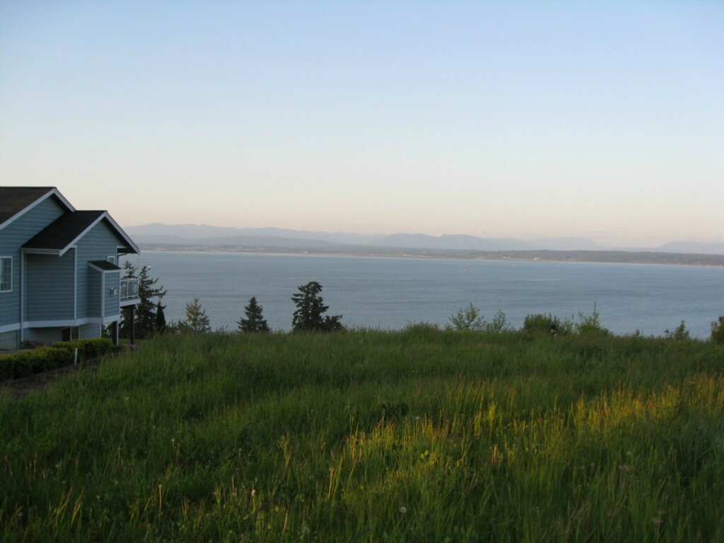 Property Photo:  1385 Crestview Dr  WA 98282 